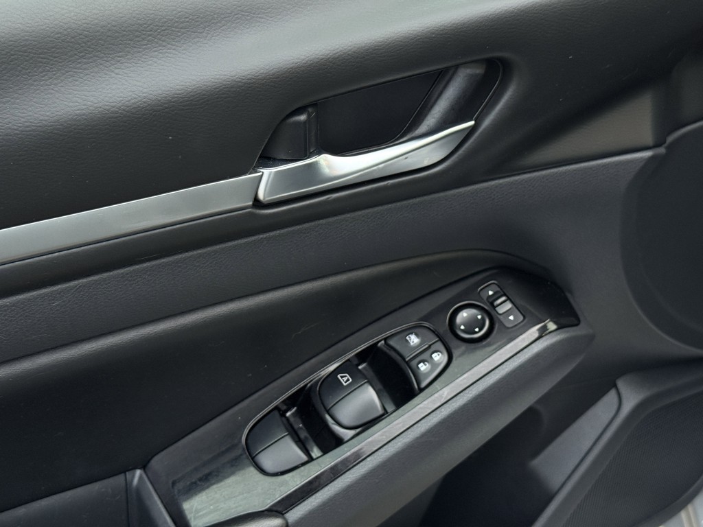 2023 Nissan Altima Image 21