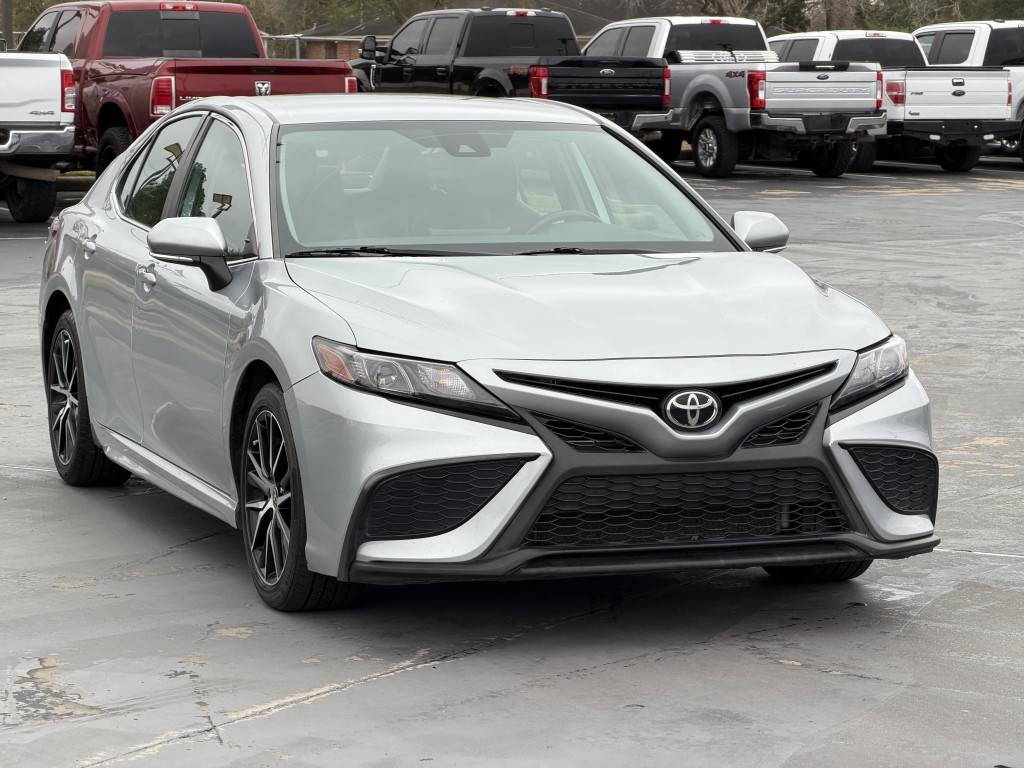 2022 Toyota Camry Image 3