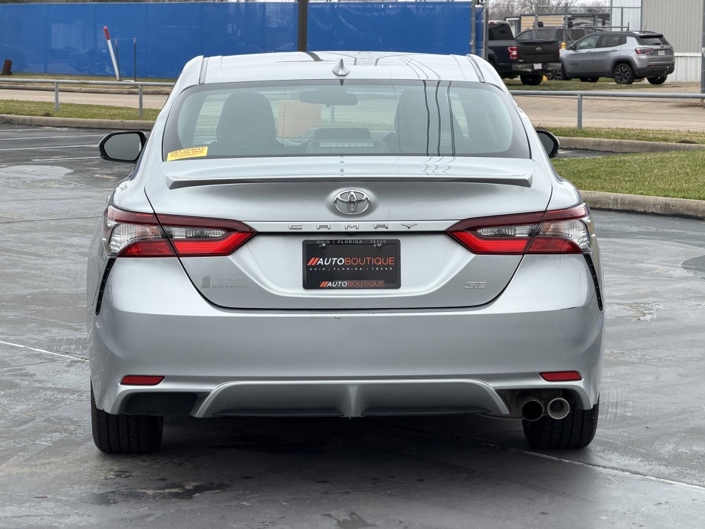 2022 Toyota Camry Image 8