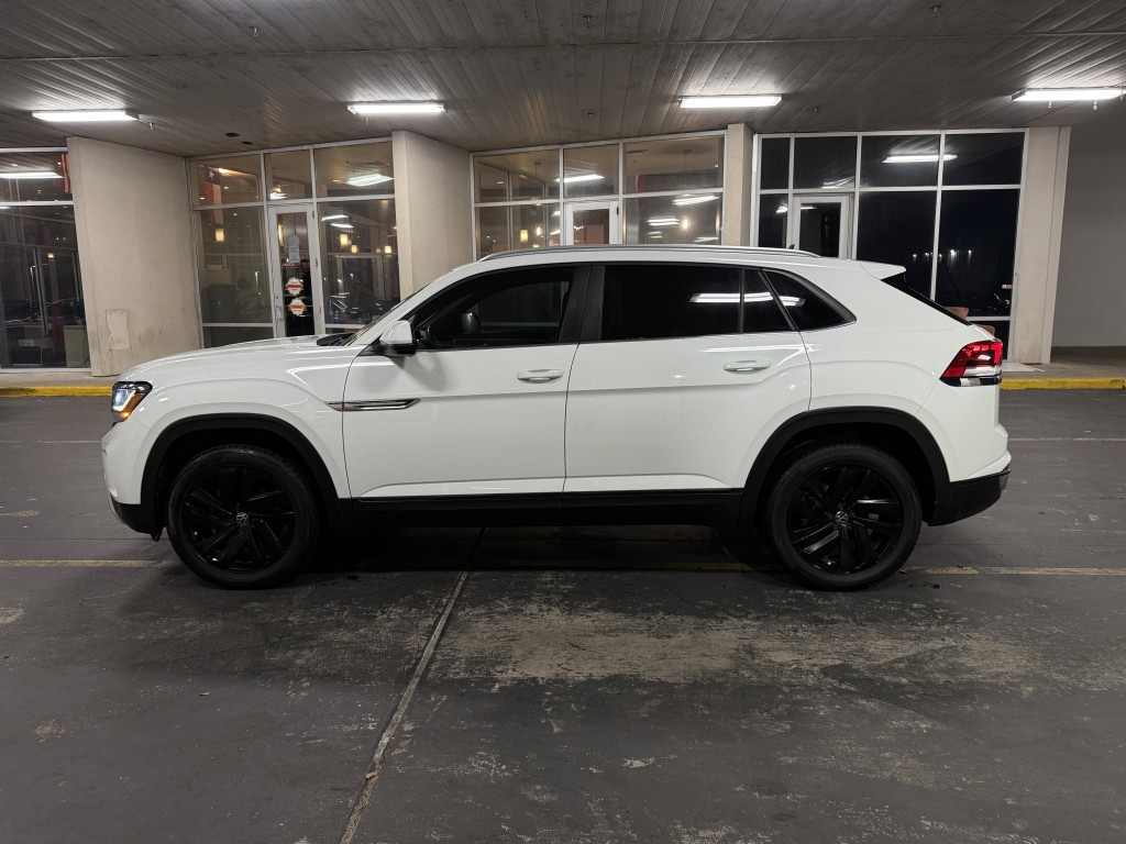 2022 Volkswagen Atlas Cross Sport Image 11