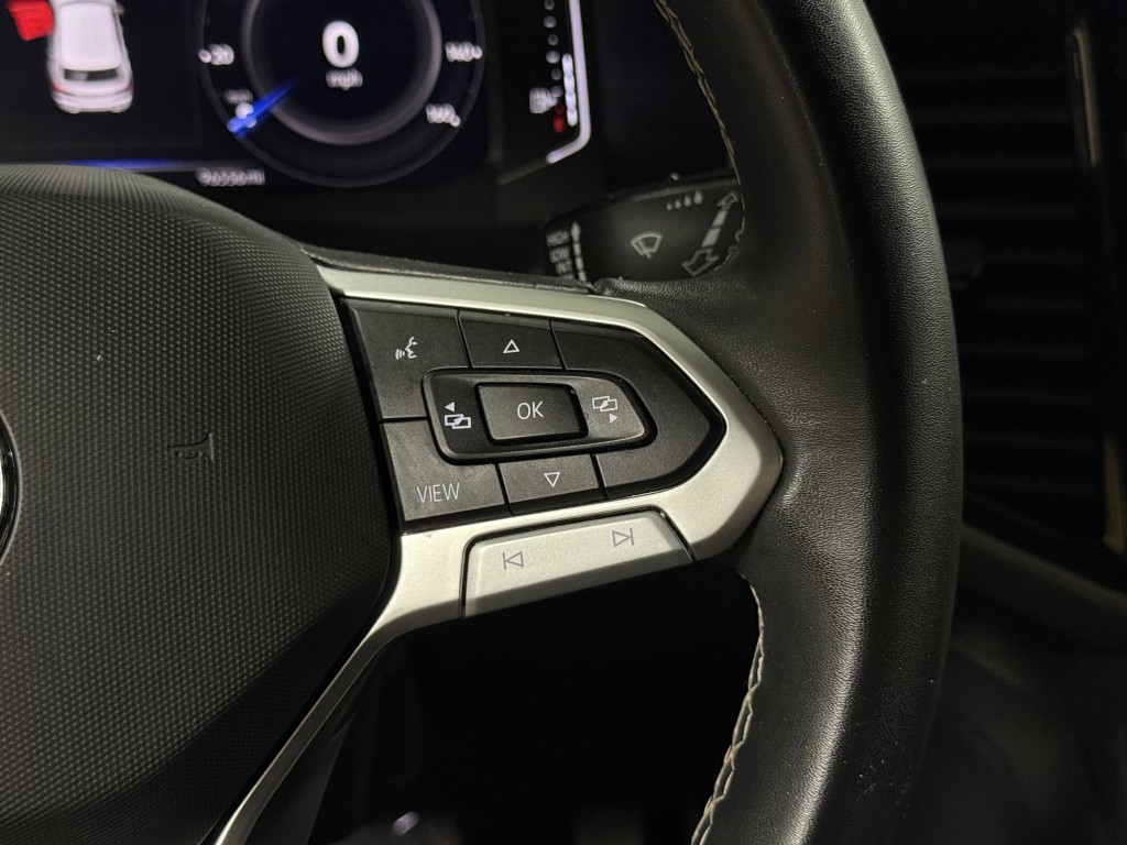 2022 Volkswagen Atlas Cross Sport Image 17