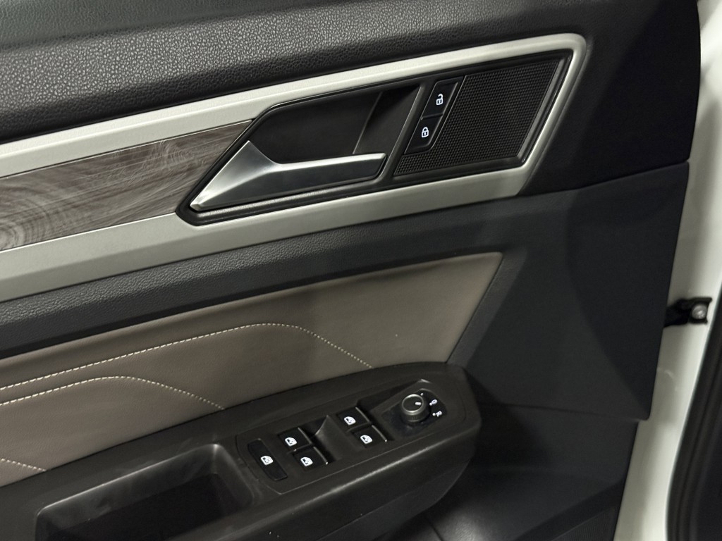 2022 Volkswagen Atlas Cross Sport Image 22