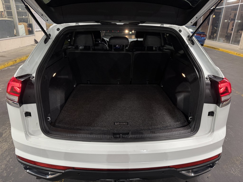 2022 Volkswagen Atlas Cross Sport Image 30