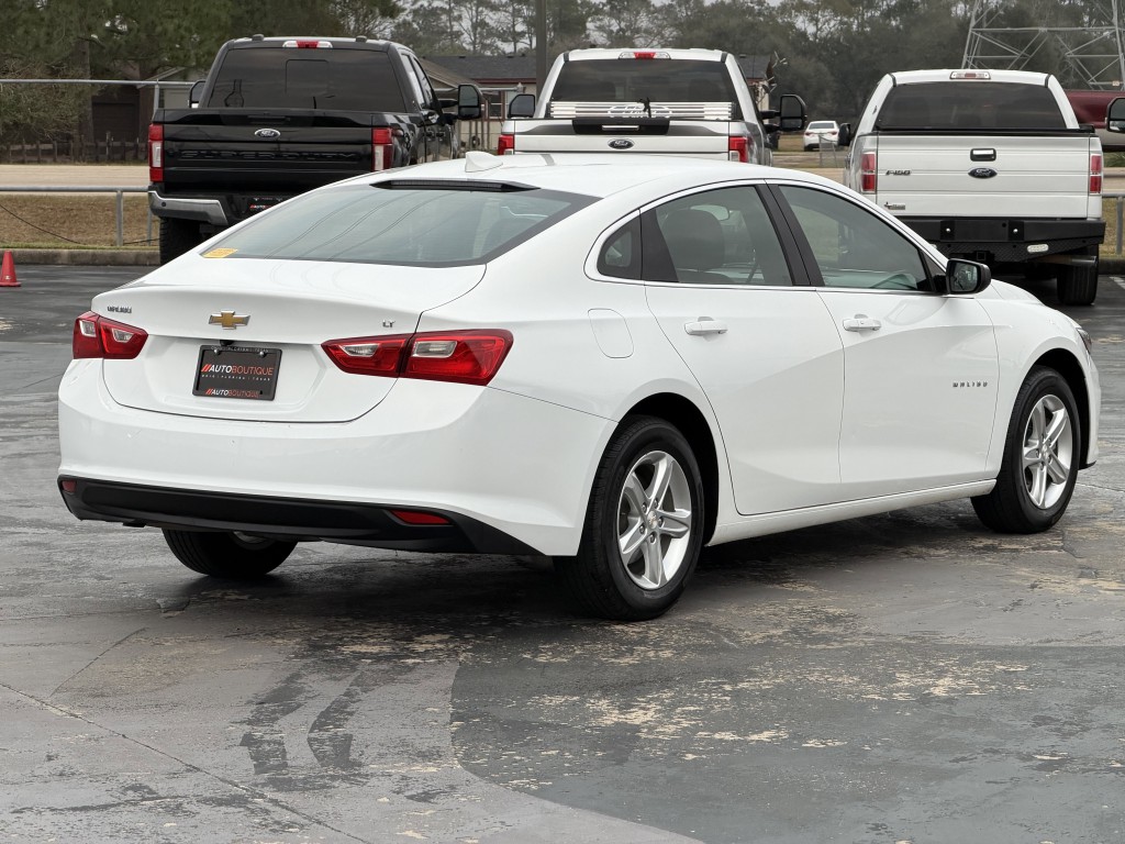 2023 Chevrolet Malibu Image 8
