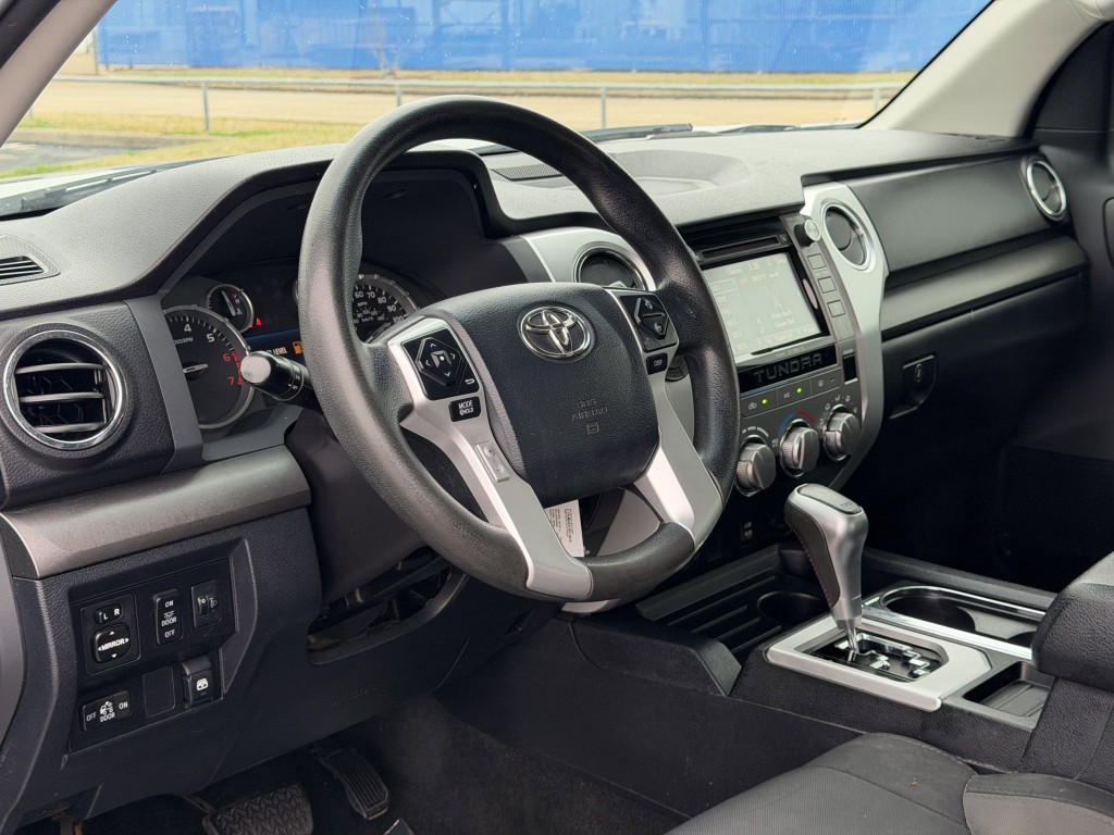2017 Toyota Tundra Image 12