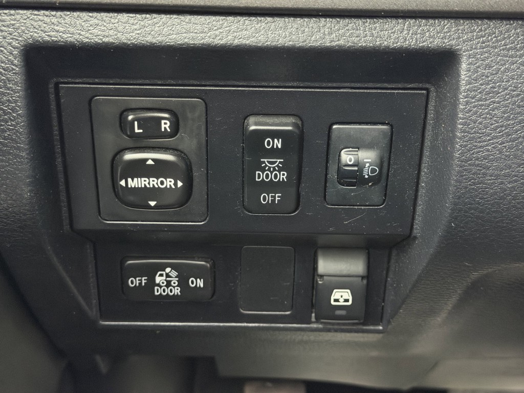 2017 Toyota Tundra Image 22