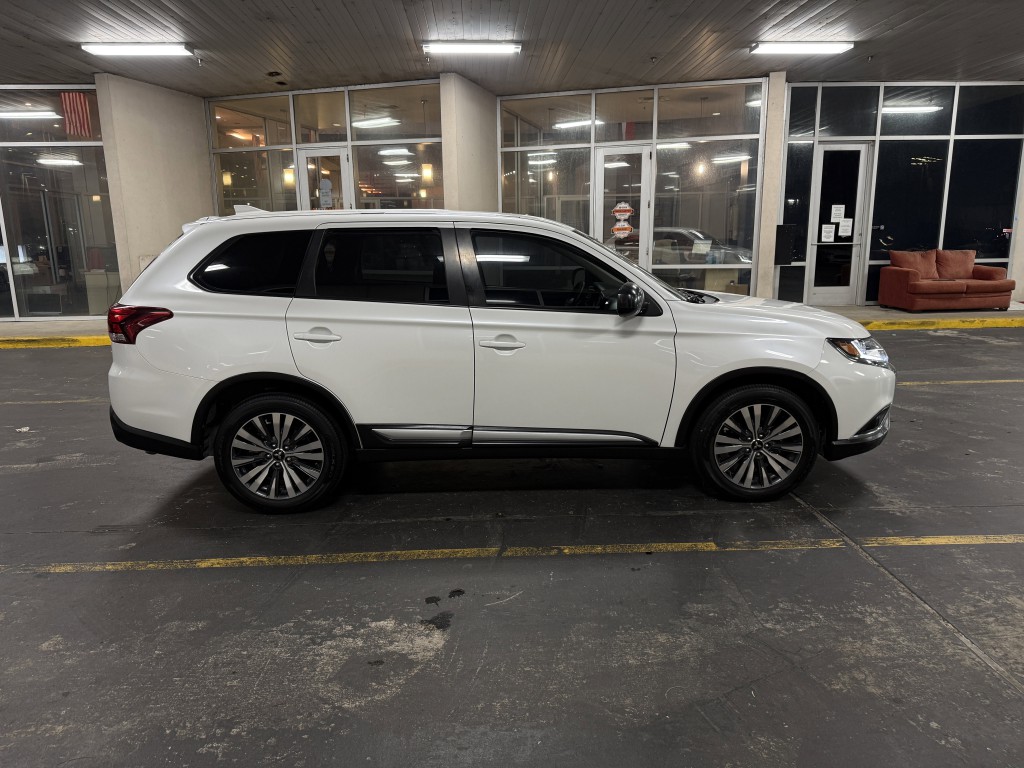 2020 Mitsubishi Outlander Image 10