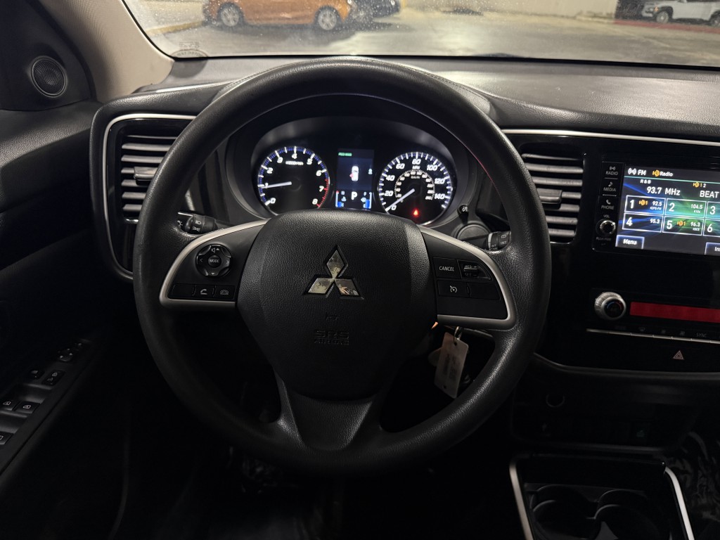 2020 Mitsubishi Outlander Image 15