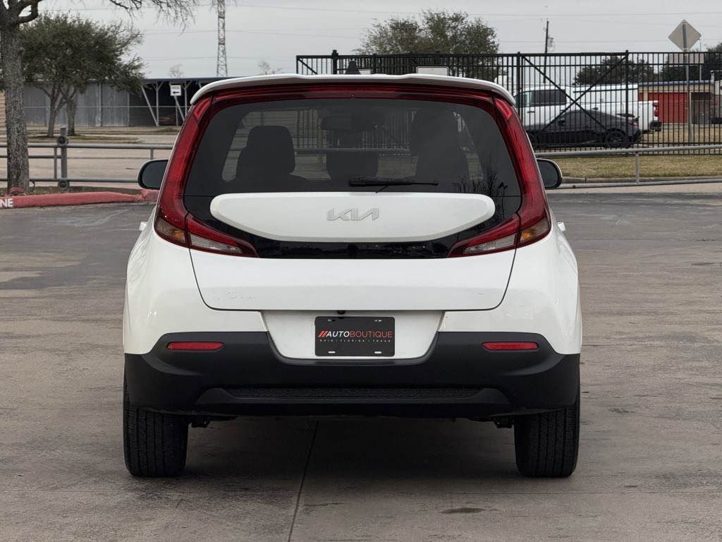 2022 Kia Soul Image 8