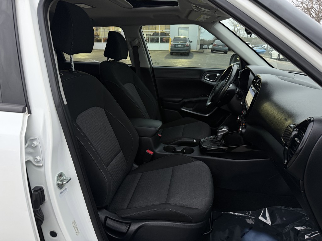 2022 Kia Soul Image 29