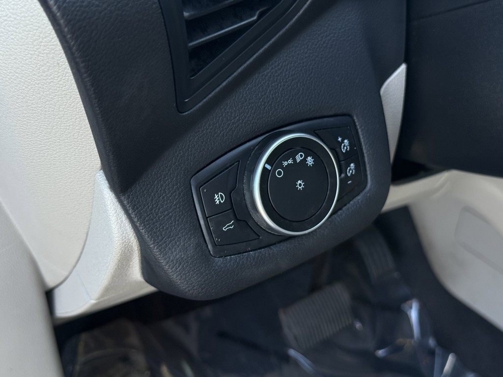 2017 Ford Escape Image 24