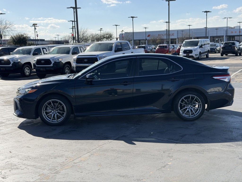 2020 Toyota Camry Image 11