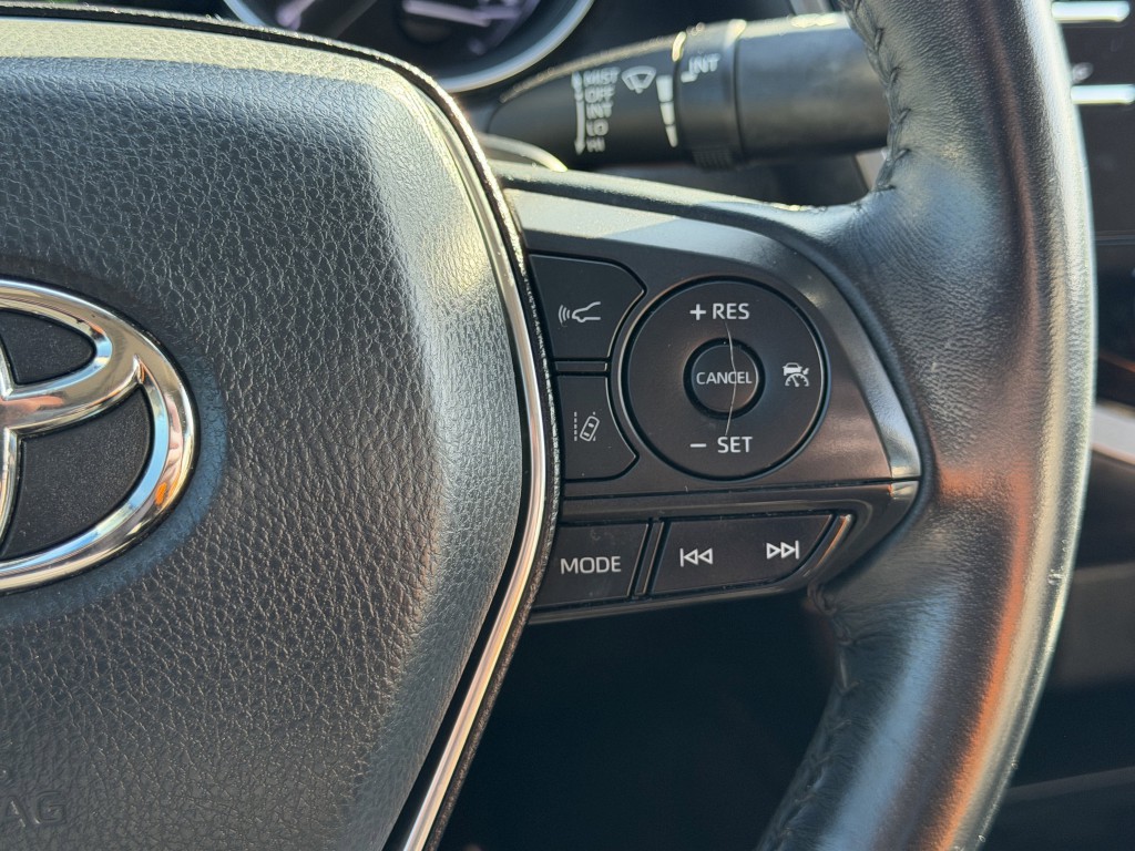 2020 Toyota Camry Image 17