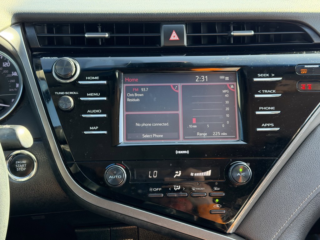 2020 Toyota Camry Image 19