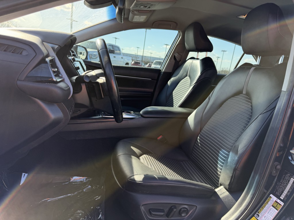 2020 Toyota Camry Image 23