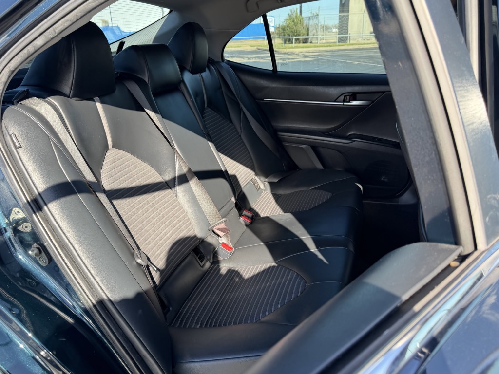 2020 Toyota Camry Image 24