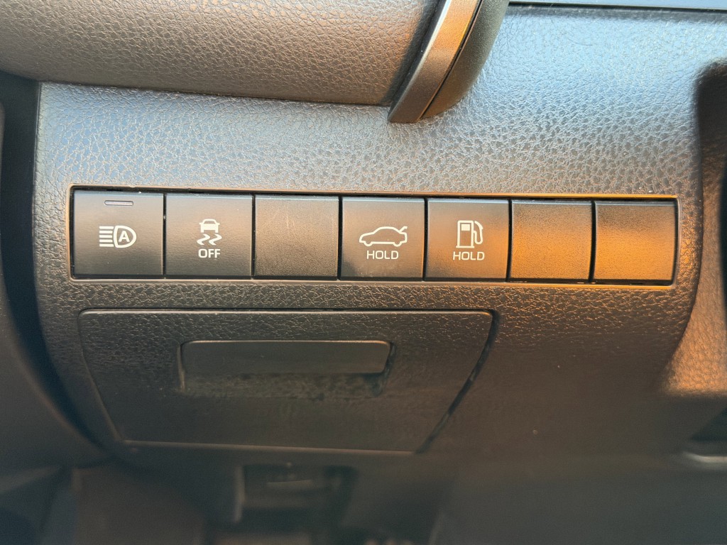 2020 Toyota Camry Image 25