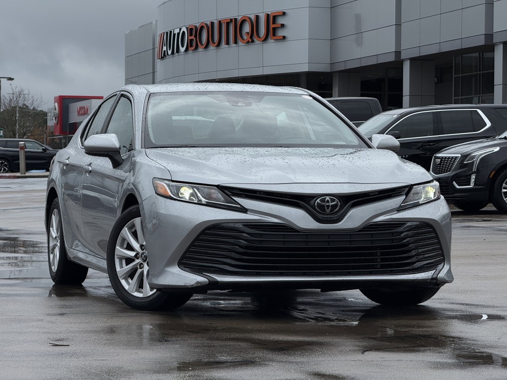 2019 Toyota Camry Image 3