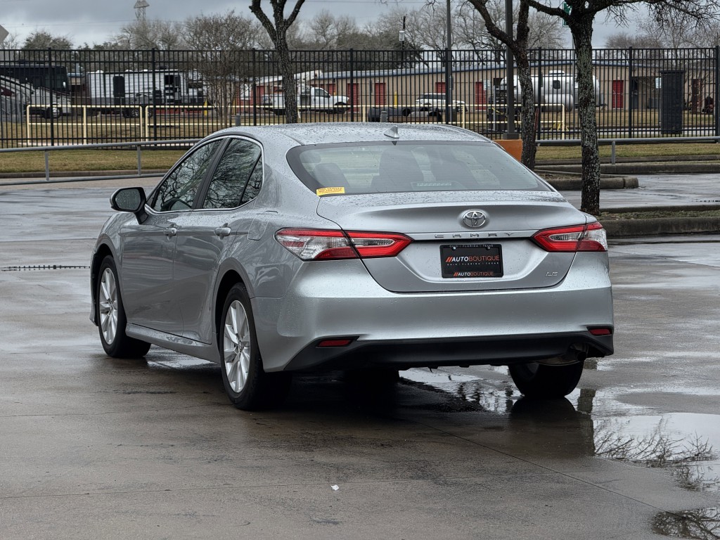 2019 Toyota Camry Image 8