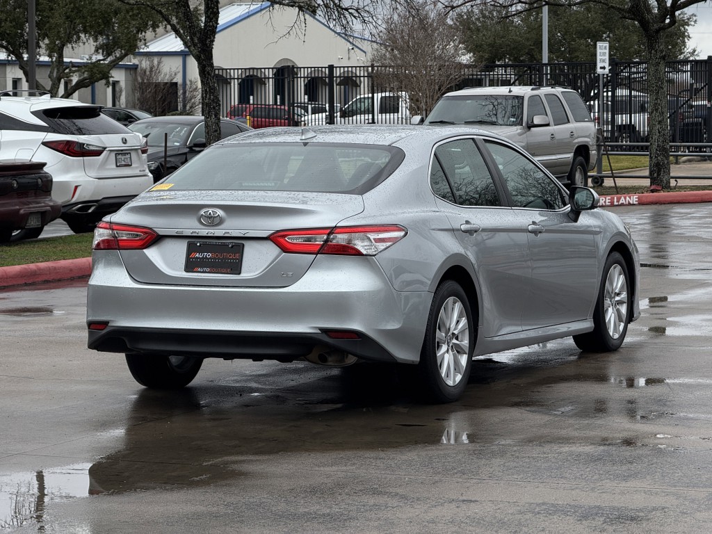 2019 Toyota Camry Image 9