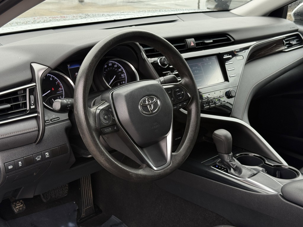 2019 Toyota Camry Image 12