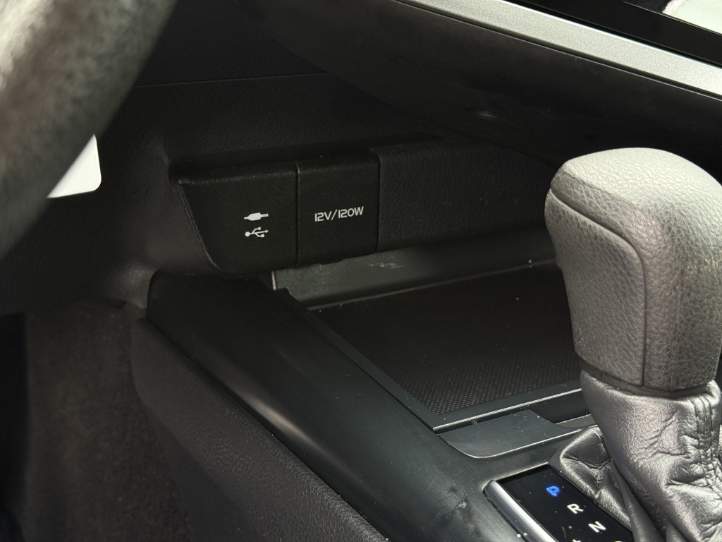 2019 Toyota Camry Image 20