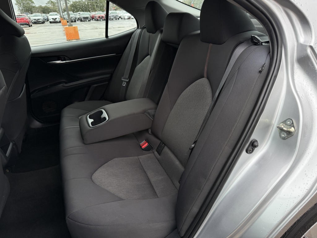 2019 Toyota Camry Image 30