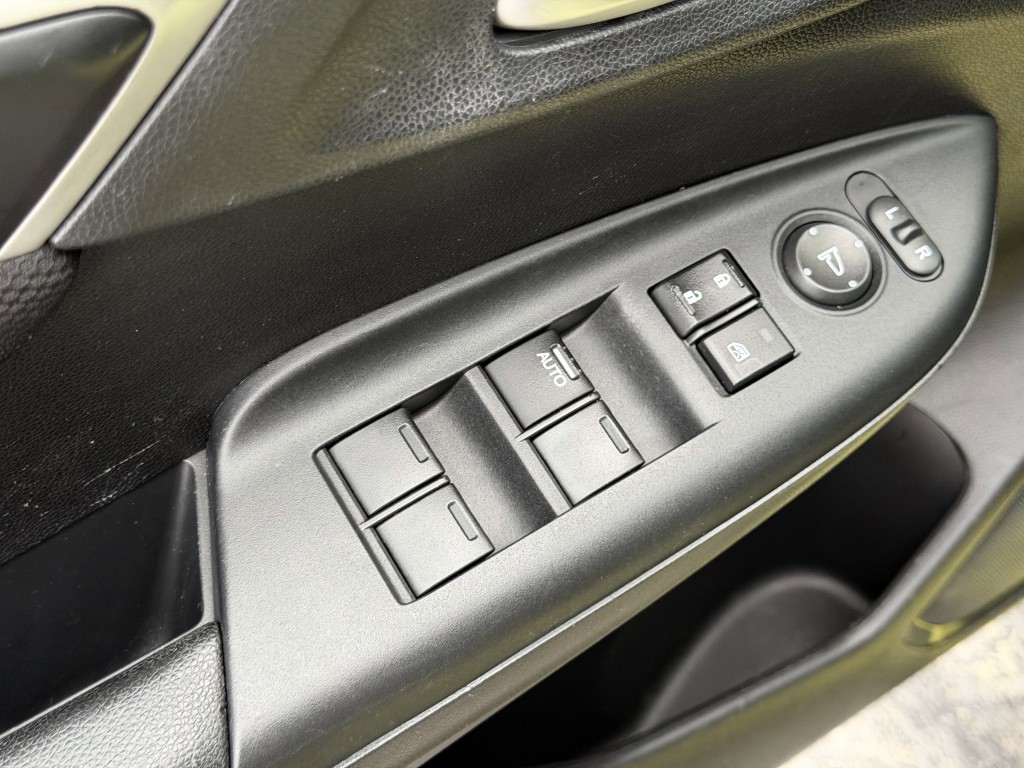 2017 Honda Fit Image 22