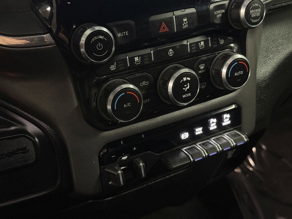 2021 RAM 3500 Image 20