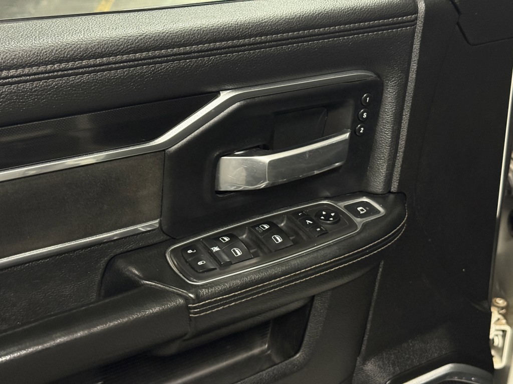 2021 RAM 3500 Image 24