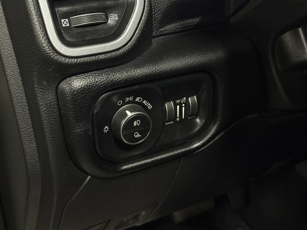 2021 RAM 3500 Image 25