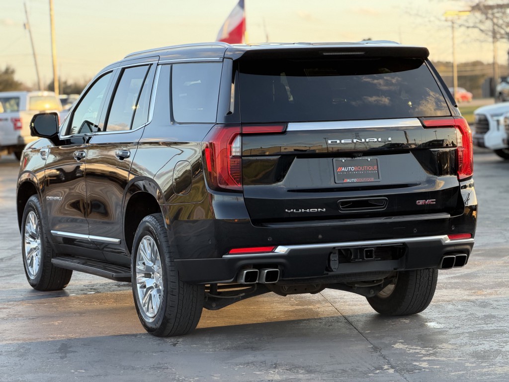 2025 GMC Yukon Image 9