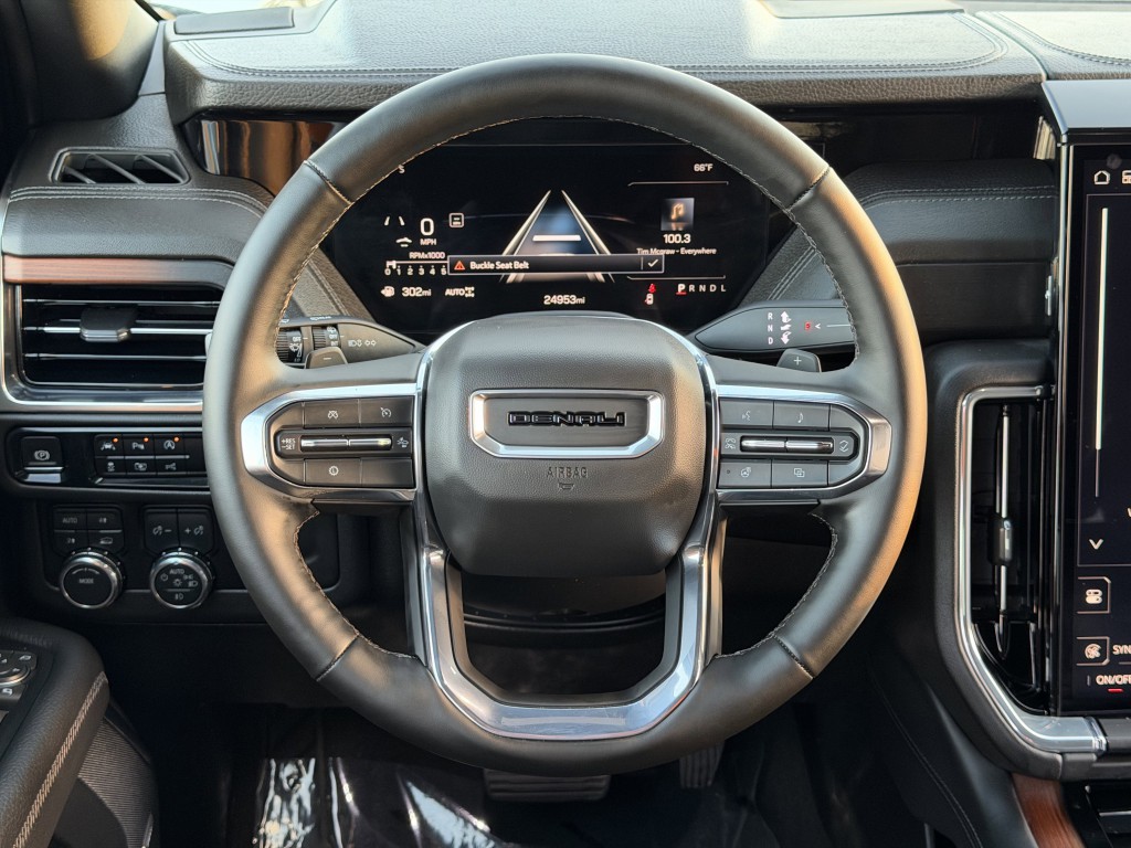 2025 GMC Yukon Image 16