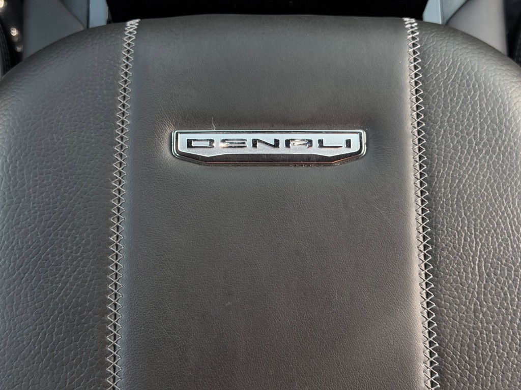 2025 GMC Yukon Image 24