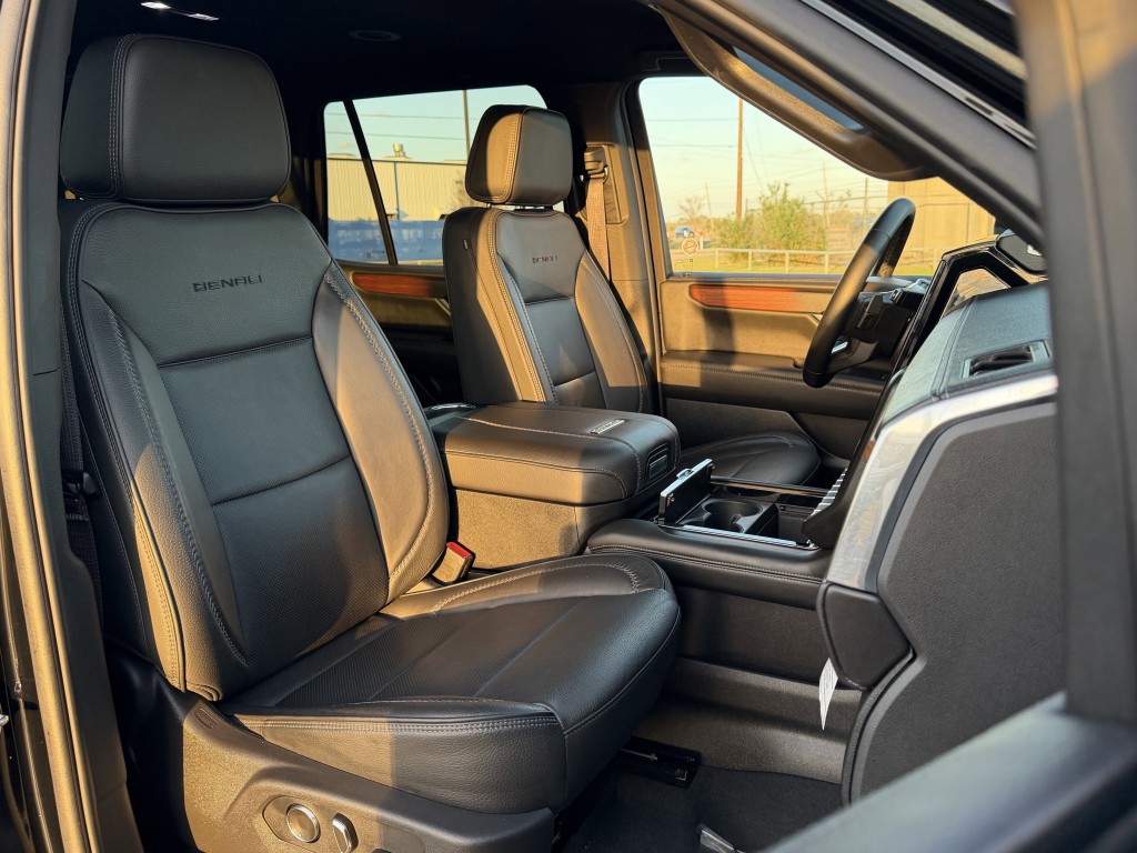 2025 GMC Yukon Image 28