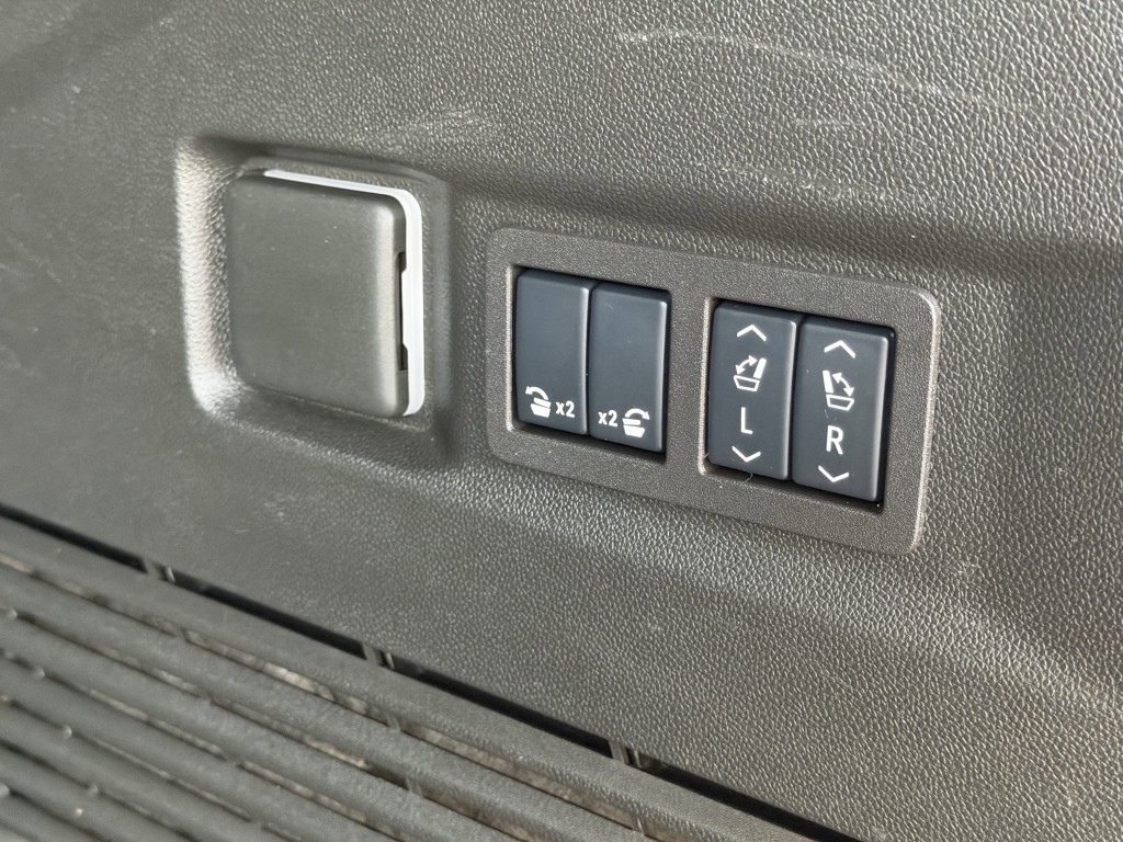 2025 GMC Yukon Image 34