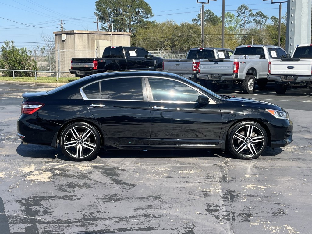 2017 Honda Accord Image 10