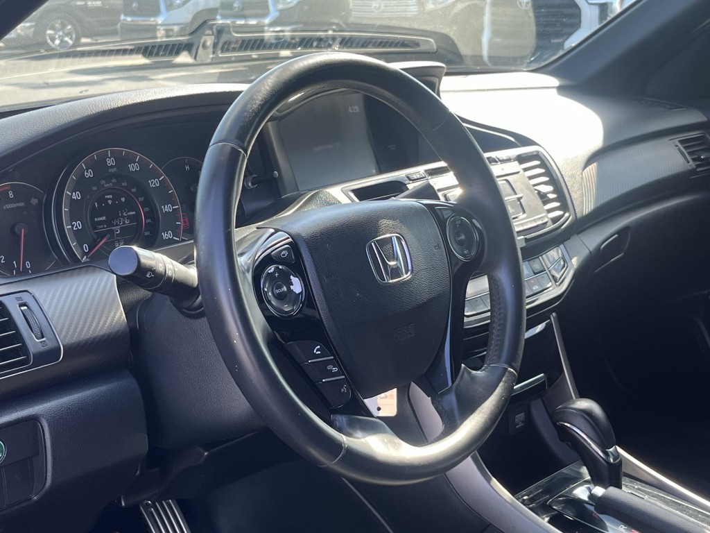 2017 Honda Accord Image 13
