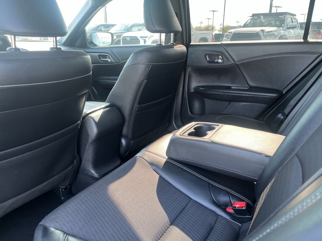 2017 Honda Accord Image 18