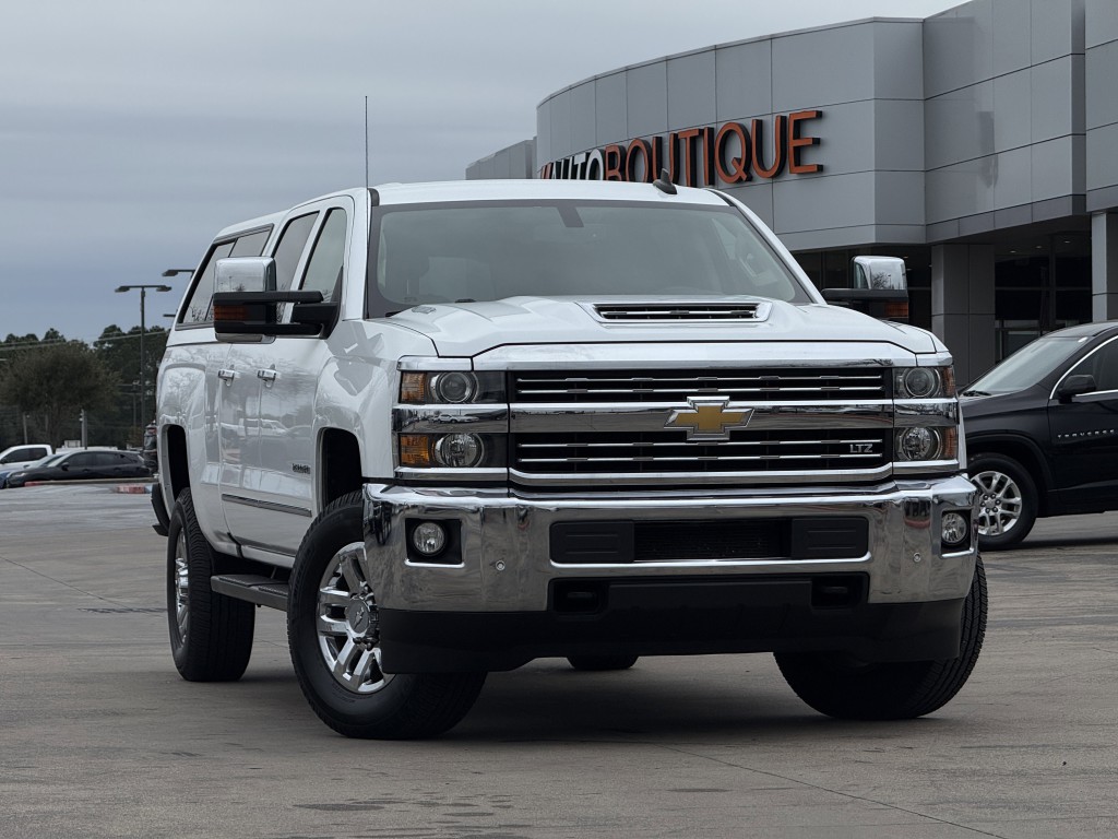 2017 Chevrolet Silverado 1500 Image 3