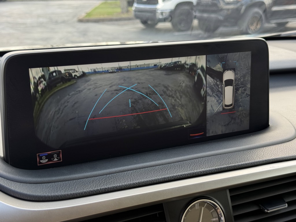 2022 Lexus RX Image 24