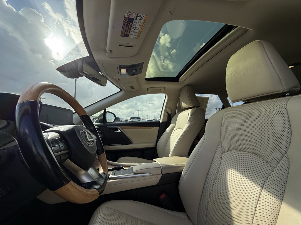 2022 Lexus RX Image 32