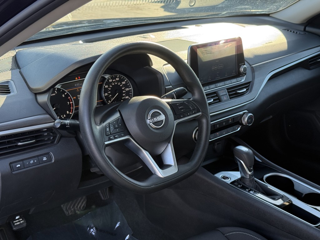 2024 Nissan Altima Image 12