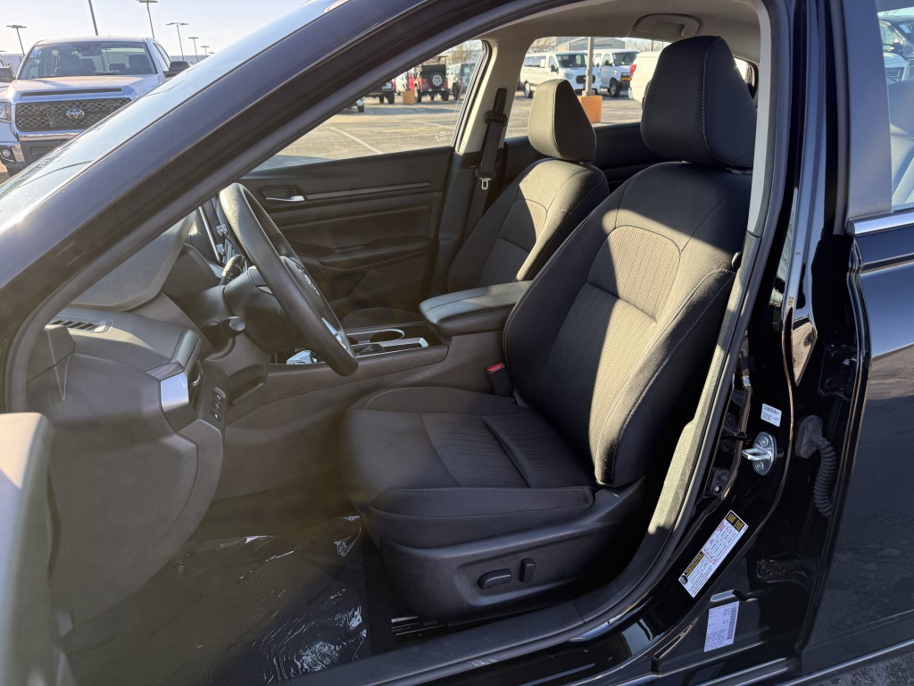 2024 Nissan Altima Image 25