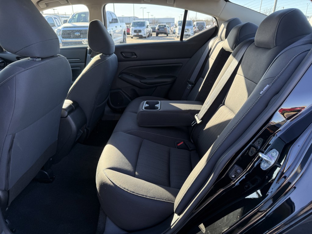 2024 Nissan Altima Image 30