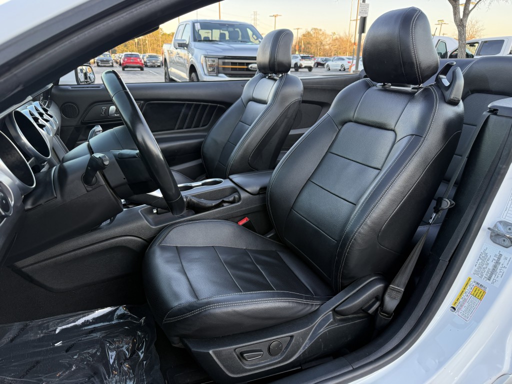 2023 Ford Mustang Image 33