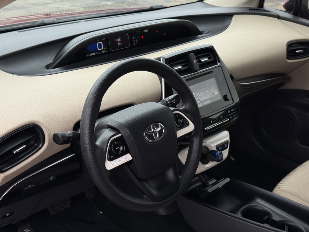 2016 Toyota Prius Image 12