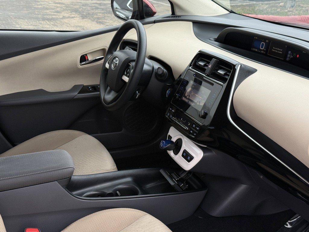 2016 Toyota Prius Image 13