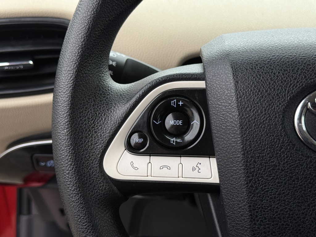 2016 Toyota Prius Image 16