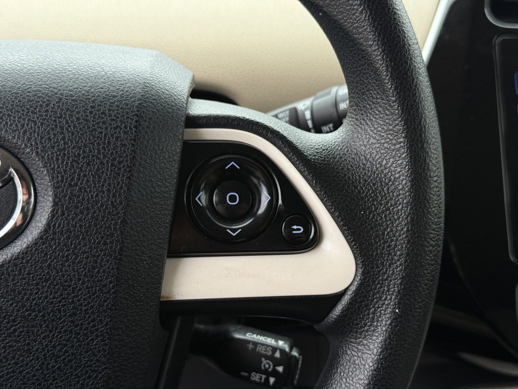 2016 Toyota Prius Image 17